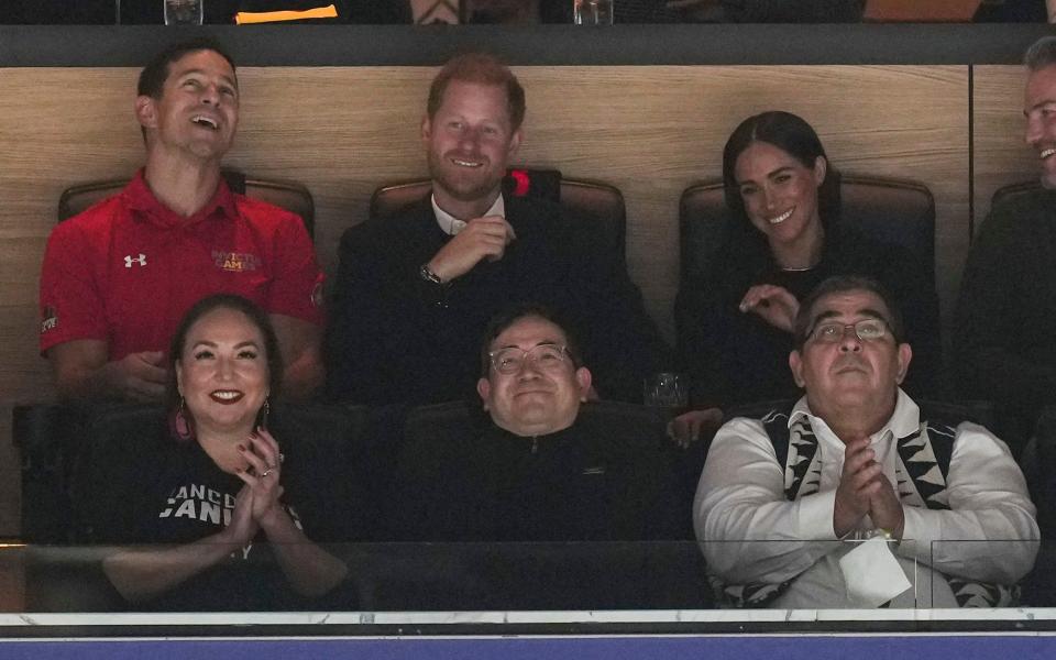 Prince Harry and Meghan watch the San Jose Sharks and Vancouver Canucks