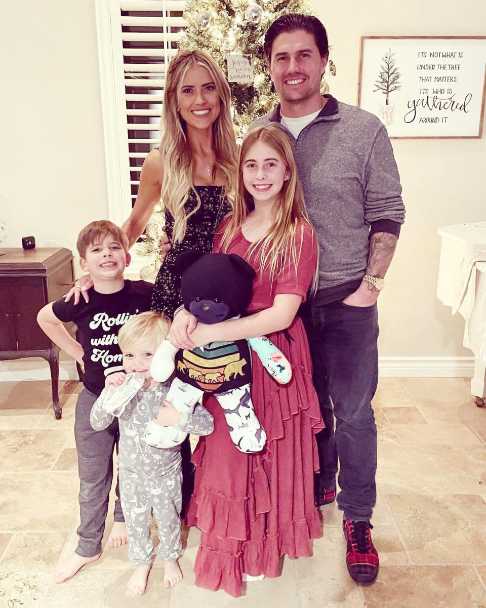 Christina Hall with her three kids and Josh Hall. https://www.instagram.com/christinahaack/