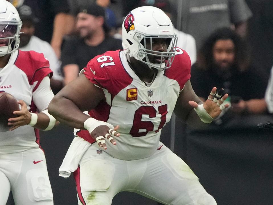 Rodney Hudson puts his hands up and prepares to block during a Cardinals game.