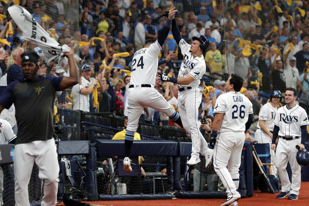 Photo: Altuve smile in MLB ALDS Game Rays at Astros in Houston