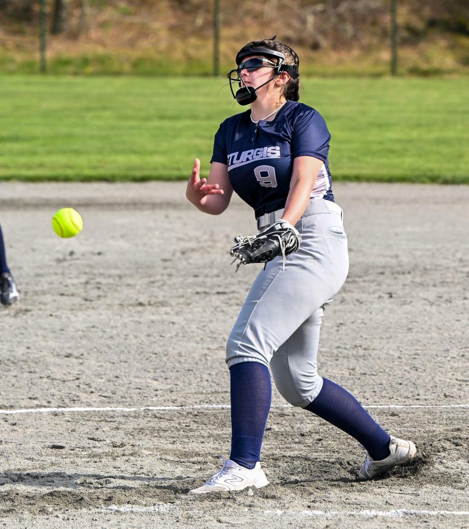 Sturgis reliever Julianna Grygertt delivers against Monomoy.