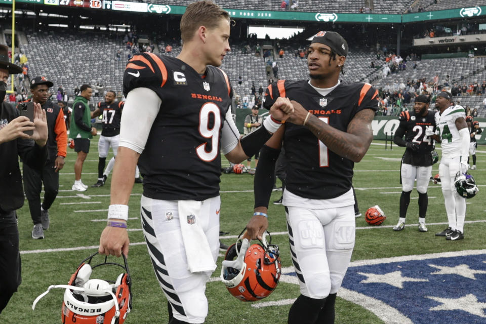 Joe Burrow (9), Ja'Marr Chase and the Cincinnati Bengals' offense got back on track in a win over the New York Jets. (AP Photo/Adam Hunger)