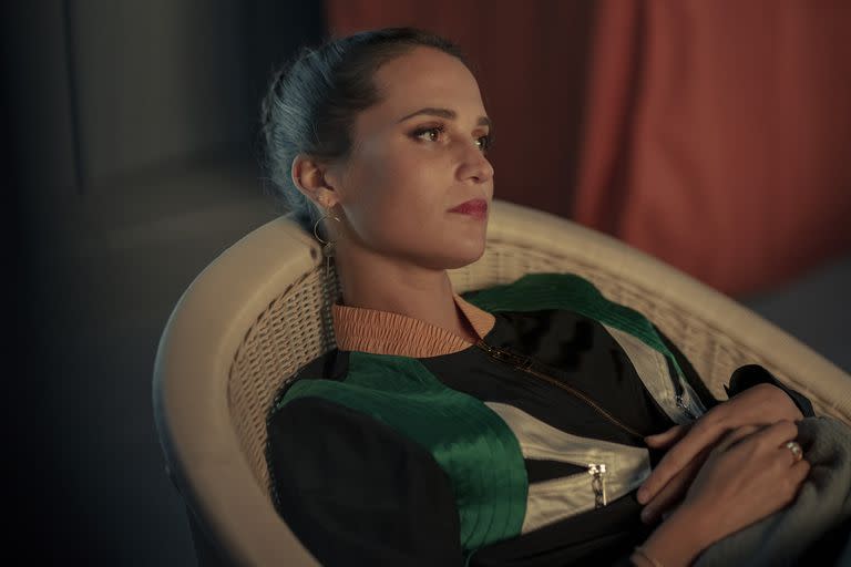 Irma Vep, con Alicia Vikander