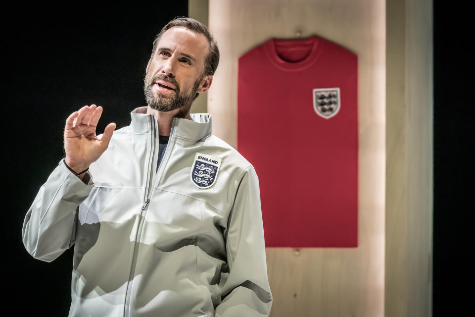 Joseph Fiennes portrays Gareth Southgate in Dear England at National Theatre. Photo by Marc Brenner