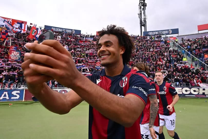 Joshua Zirkzee takes a selfie after a Bologna victory.