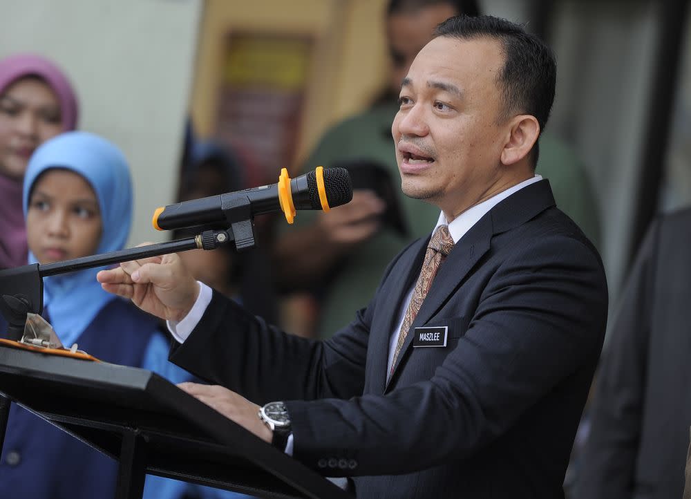 Education Minister Maszlee Malik visits Sekolah Kebangsaan Putrajaya Presint 14 (1) in conjunction with the first day of school for 2019 session January 2, 2019. — Picture by Shafwan Zaidon