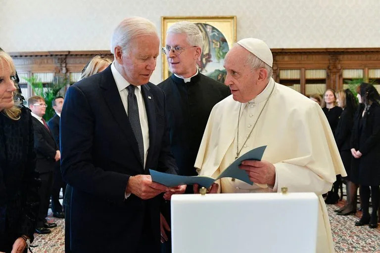 El Papa con Biden, en octubre de 2021