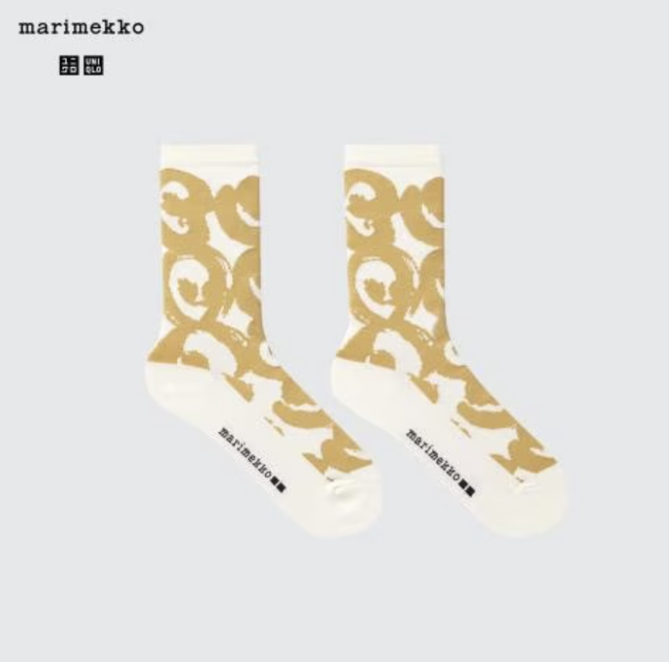 UNIQLO Marimekko聯名1月1日推出！2024年首波話題聯名曝光，圓點印花皇牌半月包、Heattech襪子