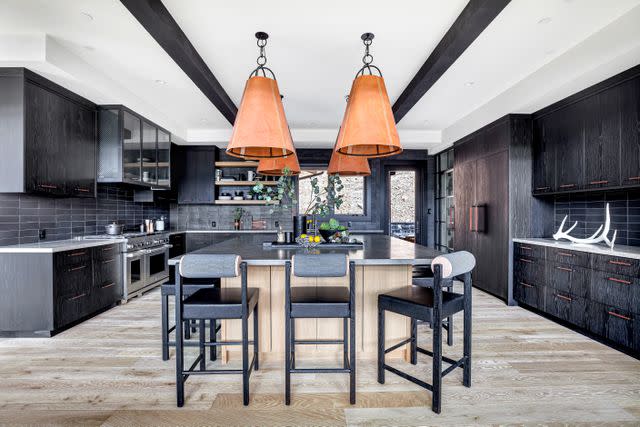 15 Gorgeous Modern Kitchens That Still Feel Warm, Inviting, and