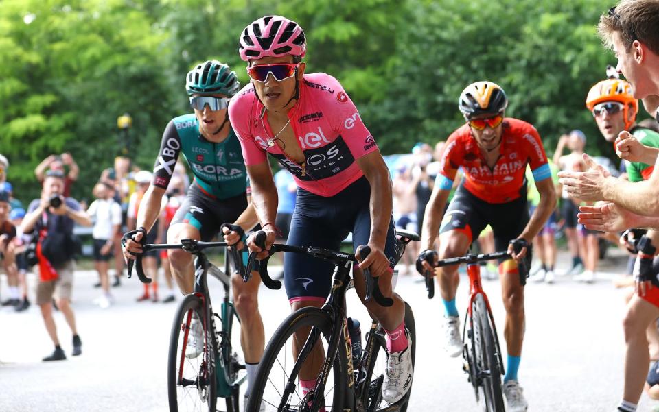 Richard Carapaz (centre), Jai Hindley (left) and Mikel Landa - Giro d'Italia poised for nailbiting finale after Richard Carapaz retains narrow 3sec lead over Jai Hindley - GETTY IMAGES