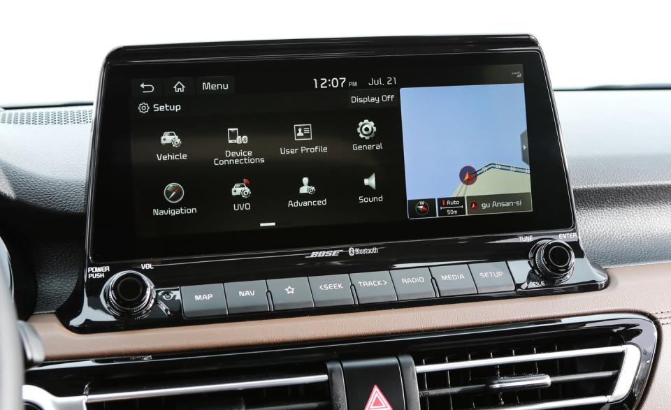 <p>An 8.0-inch infotainment display is standard, but up-level models come with a larger 10.3-inch touchscreen.</p>