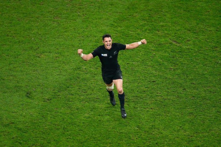 Dan Carter, estrella de Nueva Zelanda, que marcó 19 puntos en la final de 2015.