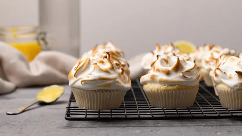 lemon meringue cupcakes