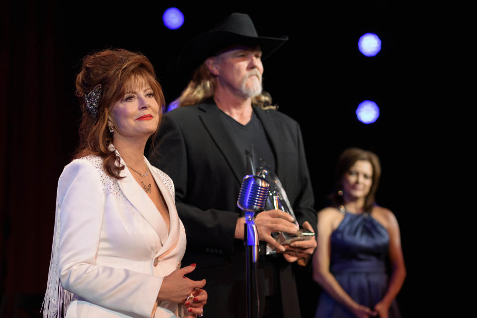 Susan Sarandon and Trace Adkins star as country music power couple Dottie Cantrell Roman and Albie Roman. All their lives they've strived to create an 