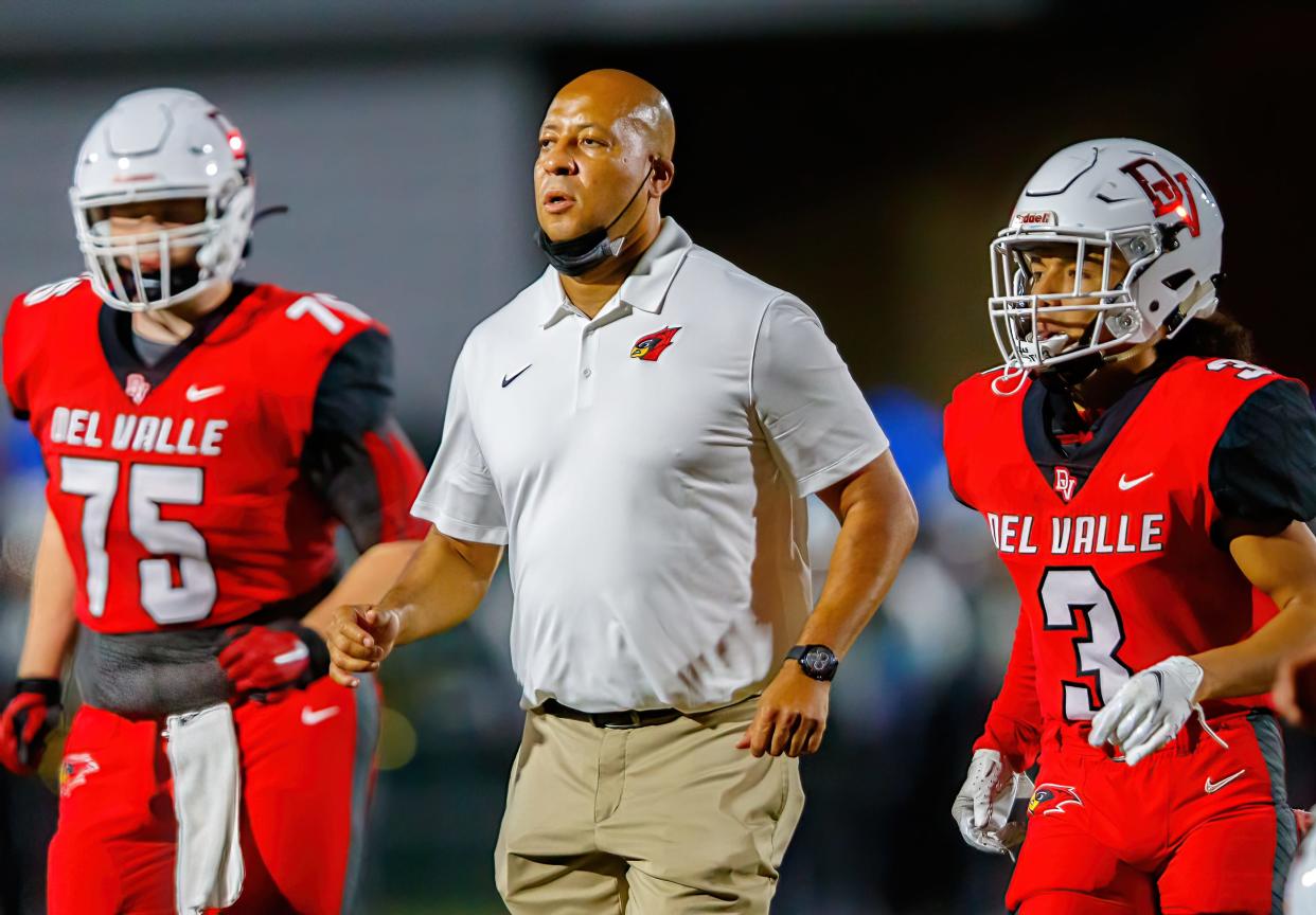 Bobby Acosta when he was the Del Valle Cardinals (Texas) head coach in a 2021 game.