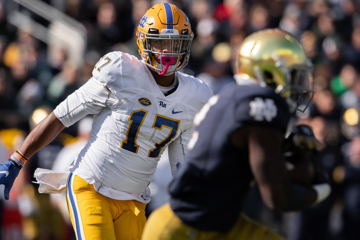 SOUTH BEND, IN - OCTOBER 13: Pittsburgh Panthers defensive lineman Rashad Weaver (17) rushes into the offensive backfield during the college football game between the Notre Dame Fighting Irish and Pittsburgh Panthers on October 13, 2018, at Notre Dame Stadium in South Bend, IN. (Photo by Zach Bolinger/Icon Sportswire via Getty Images)