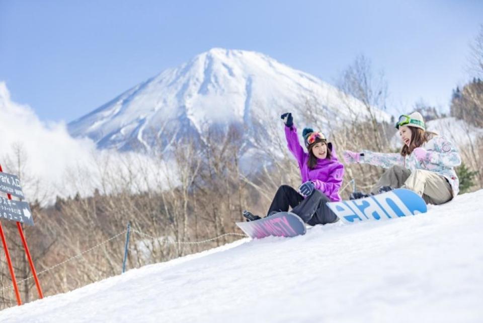 [Mt. Fuji Ski Day Trip] Mount Fuji 2nd Station Yeti Ski Resort & Gotemba Outlet Shopping Center or Sunset Hot Spring Experience｜Departure from Tokyo. (Photo: KKday Singapore)