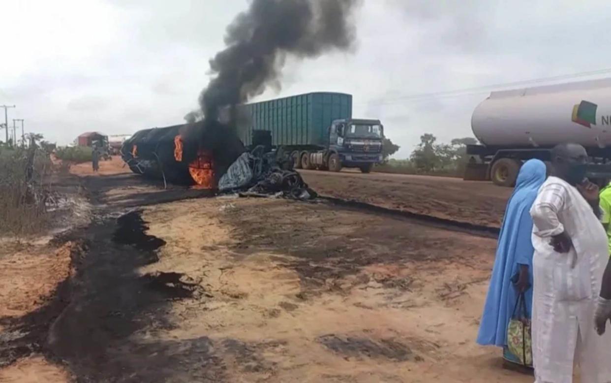 The crash caused an explosion that destroyed both vehicles in Niger State