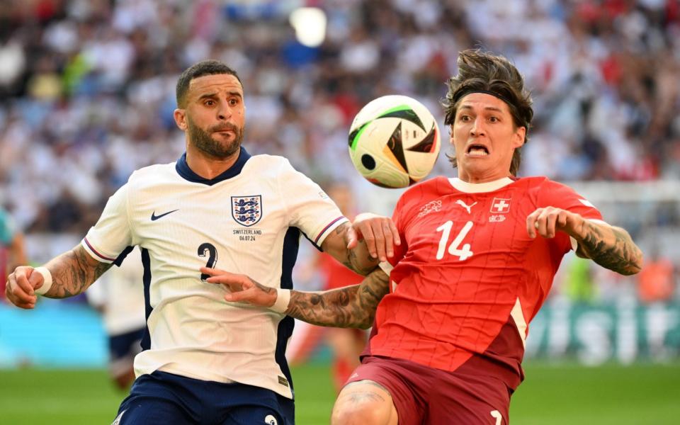 Kyle Walker battles for the ball with Steven Zube