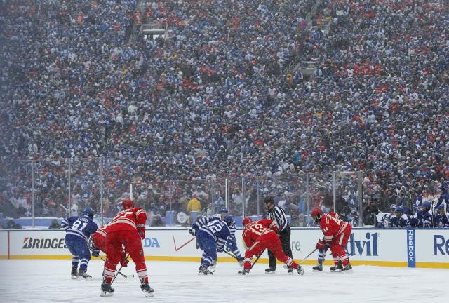 Maple Leafs beat Red Wings in shootout at snowy Winter Classic - The Globe  and Mail
