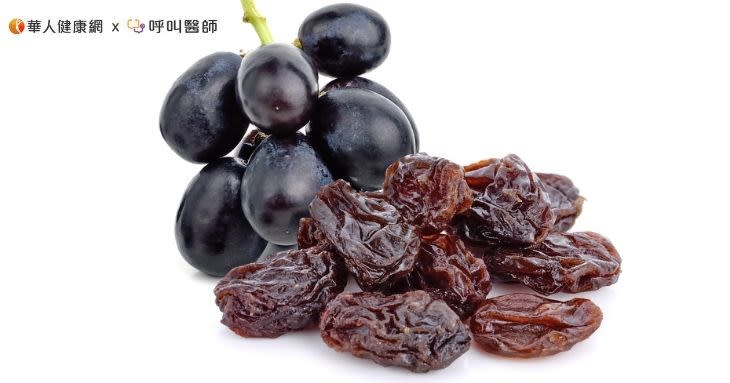 爸媽喜歡給小朋友吃葡萄乾，主要是因為葡萄乾「很補血」，營養師劉純君表示，吃葡萄的補血效果，其實沒有想像中的那麼好。