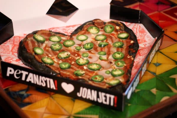 Joan Jett vegan pizza peta pizzanista