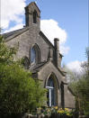 <p>Von außen sieht das Haus mit sechs Schlafzimmern immer noch aus wie eine Kirche. Sie wurde 1838 erbaut und steht im verschlafenen Dorf East Horrington in der Nähe der Kleinstadt Wells. Innen wurde das Bauwerk aufwendig renoviert und mit modernem, luxuriösem Inventar ausgestattet. </p>