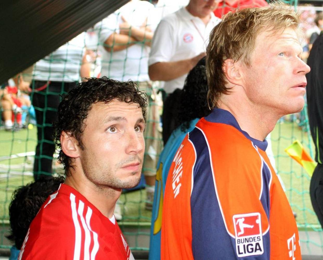 Als Kahn van Bommel fast die Nase brach