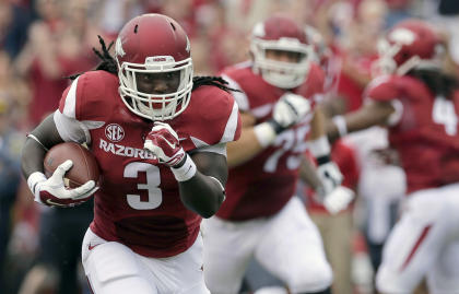 Running back Alex Collins could be headed for a 1,000-yard season. (AP)