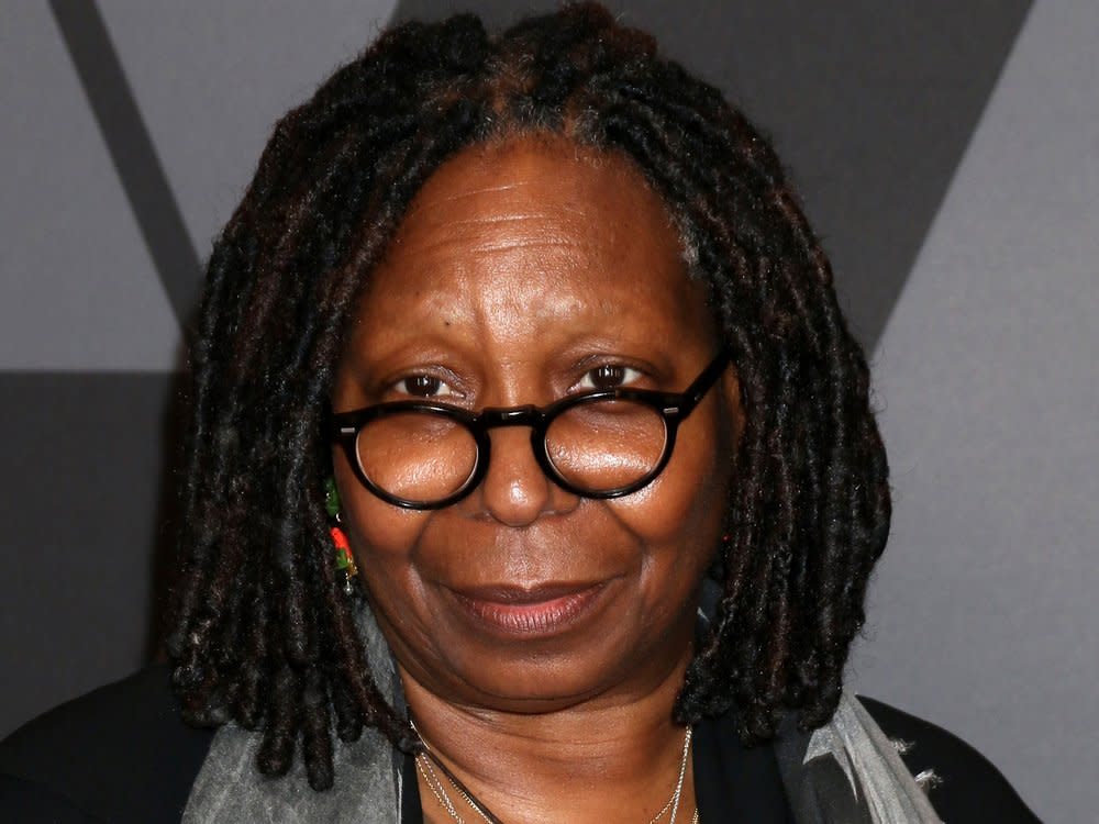 Whoopi Goldberg bittet erneut um Entschuldigung. (Bild: Kathy Hutchins/Shutterstock)