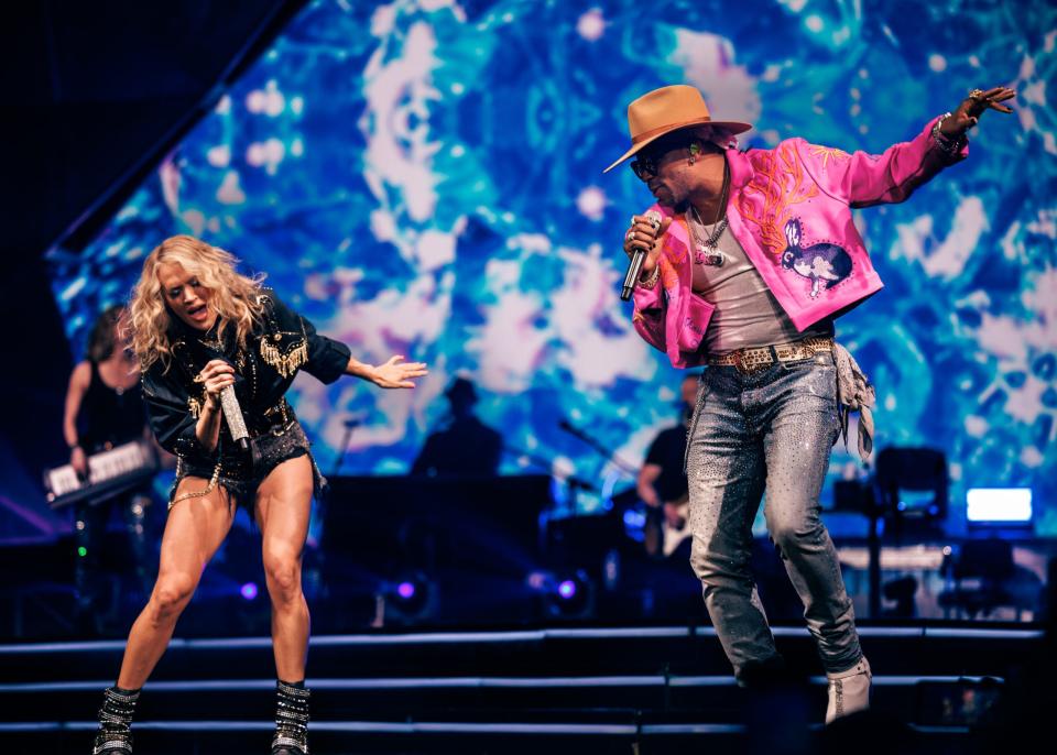 Carrie Underwood and Jimmie Allen onstage, "Denim and Rhinestones" Tour, 2023