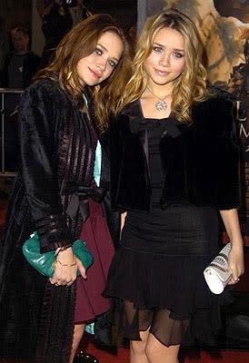 Ashley Olsen and Mary-Kate Olsen at the LA premiere of Warner Bros. The Last Samurai