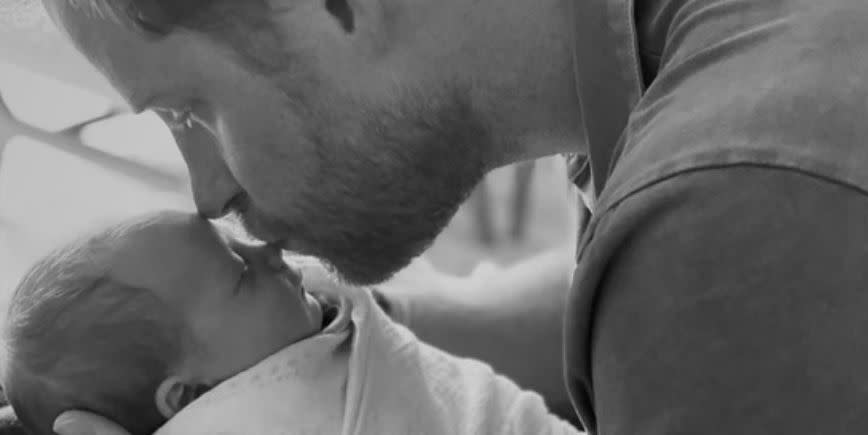 prince harry kisses baby lili