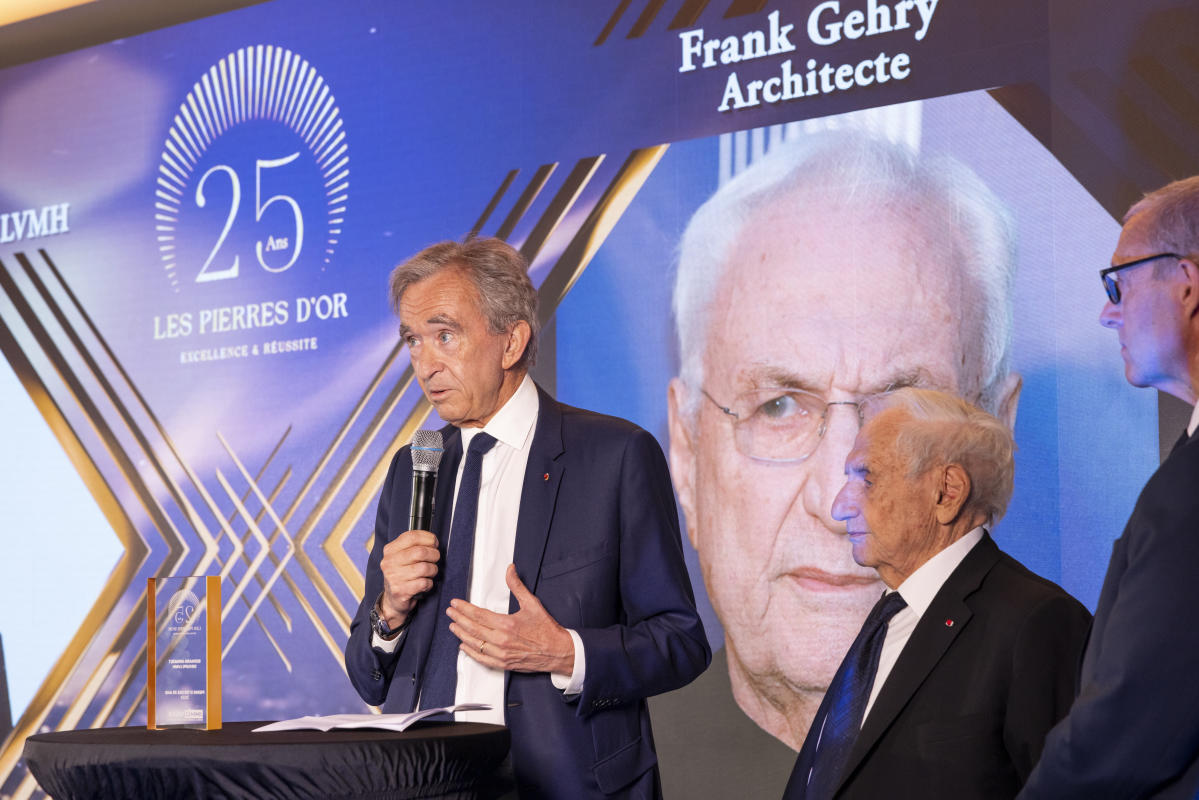 Chairman of LVMH, Bernard Arnault receives the Manager of the decade award  ( Manager de la Decennie ) during the BFM Awards 2020 ceremony at BFM  studio on November 30, 2020 in