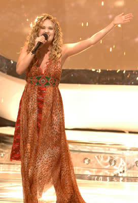 Carrie Underwood is named the winner
Fox's American Idol