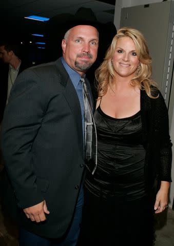 Garth Brooks, Trisha Yearwood kick back with reporters ahead of