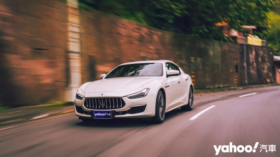 換上四缸動力後的Maserati Ghibli GT，其加速表現不遜於原先的V6配置。