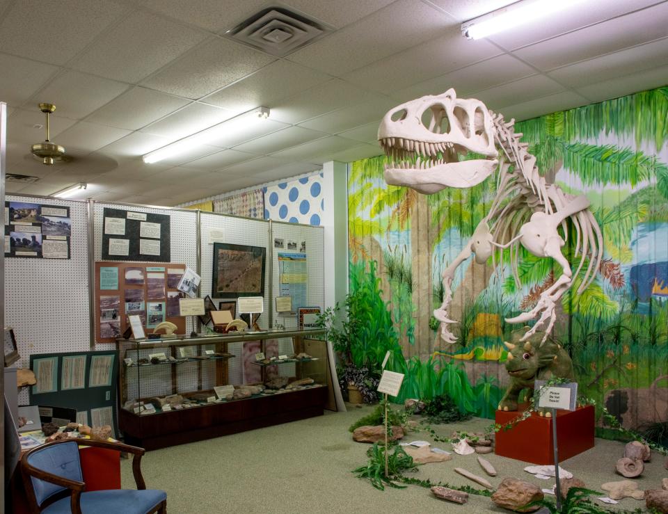 The Cimarron Heritage Center Museum in Boise City features extensive dinosaur exhibits.