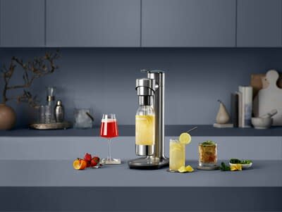 Introducing the InFizz™ Fusion Breville's first sparking beverage product.