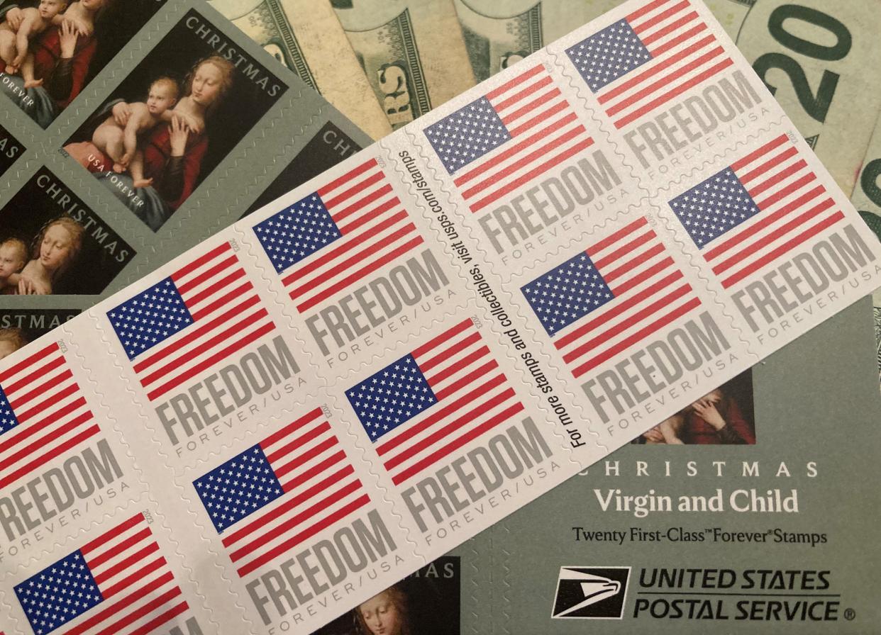 Consumers are being warned that scam artists have created fake websites that promote half-off deals on postage stamps. You'll either receive counterfeit stamps or nothing at all.