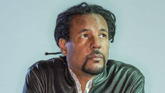 In his latest offering, “Harlem Shuffle,” author Colson Whitehead (above) “brilliantly weaves crime fiction, family drama and political history in one rollicking and heartrending novel,” opines Carole V. Bell. (Photo: Chris Close/colsonwhitehead.com)