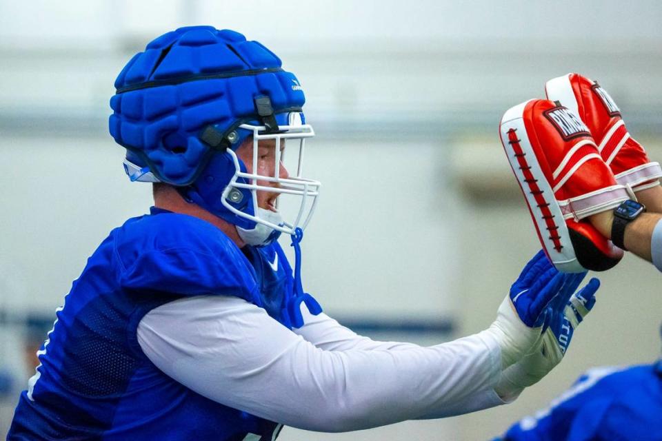 Tanner Bowles is expected to be a part of Kentucky football’s offensive line rotation after transferring from Alabama.