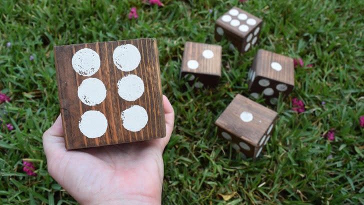 tailgate games diy lawn dice game