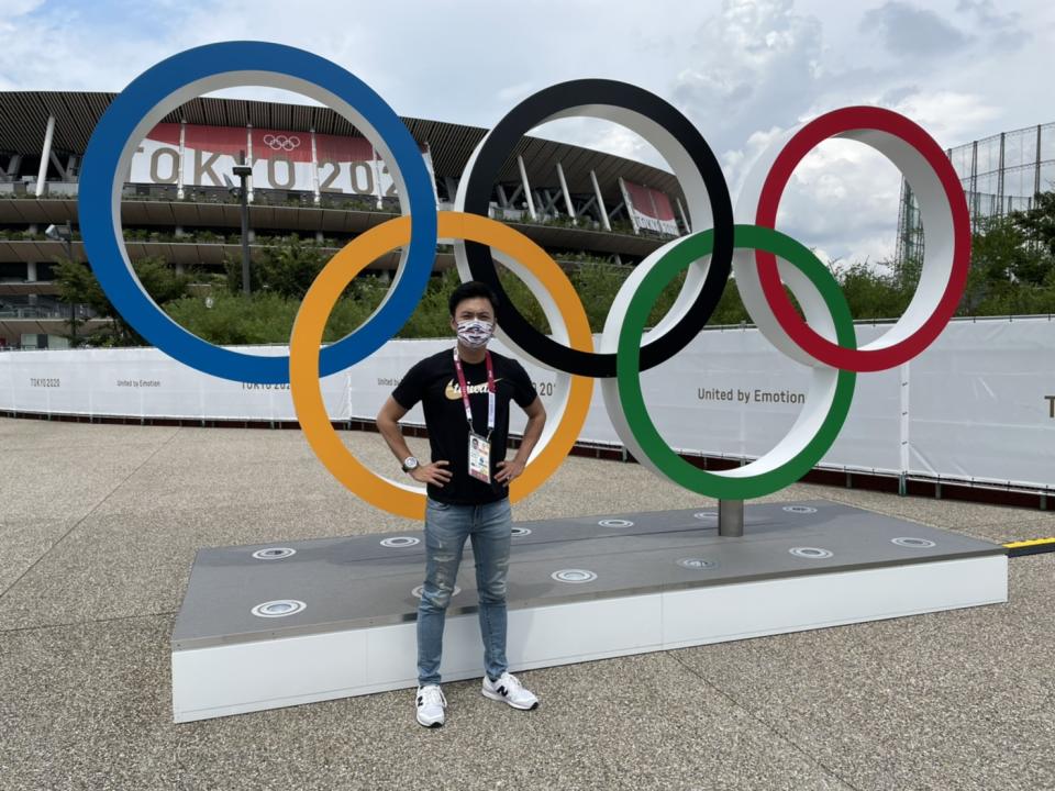 張炤和前往東京奧運採訪。（圖／翻攝自臉書）