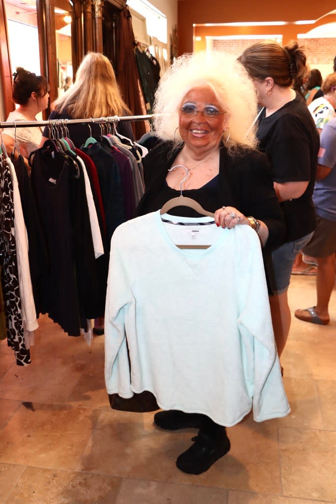 Many of the attendees appeared to have found out ahead of time that the sale was being held to unload the former “Veronica’s Closet” star’s possessions. mom&paparazzi/MEGA for NY Post