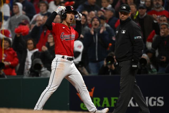 Steven Kwan's two-run double, 08/30/2022