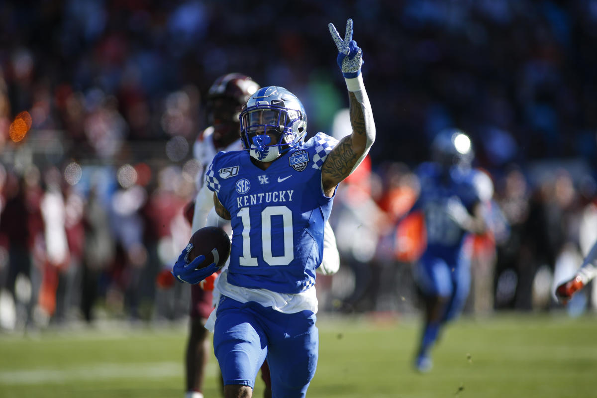 Kentucky's A.J. Rose celebrates TD too early, gets tackled