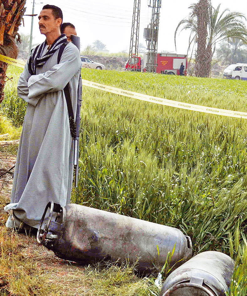 目擊者︰乘客七層樓高跳下 駕駛員離地15米「棄球」逃生