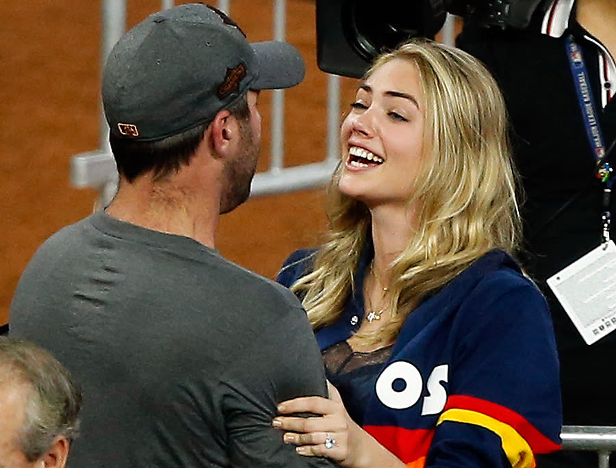 Justin Verlander charms Kate Upton 