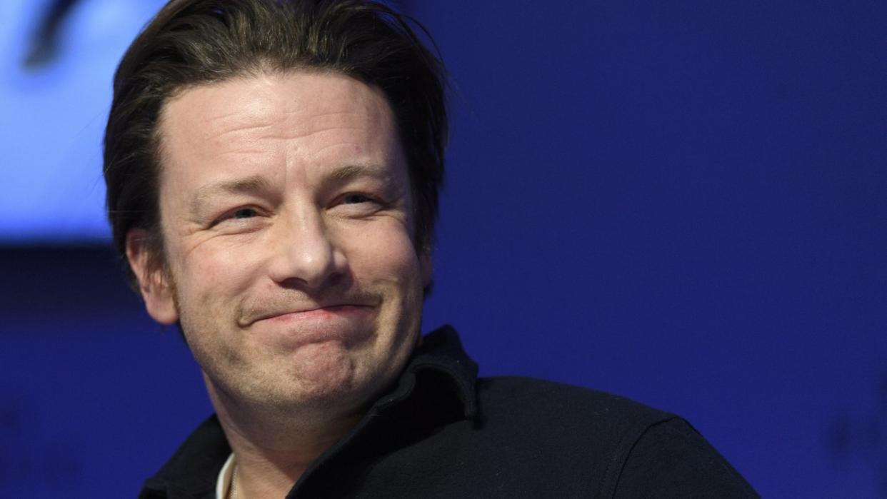 Ganz auf Fleisch verzichten? Das ist nichts für den britischen Fernehkoch Jamie Oliver. Foto: Laurent Gillieron/Keystone